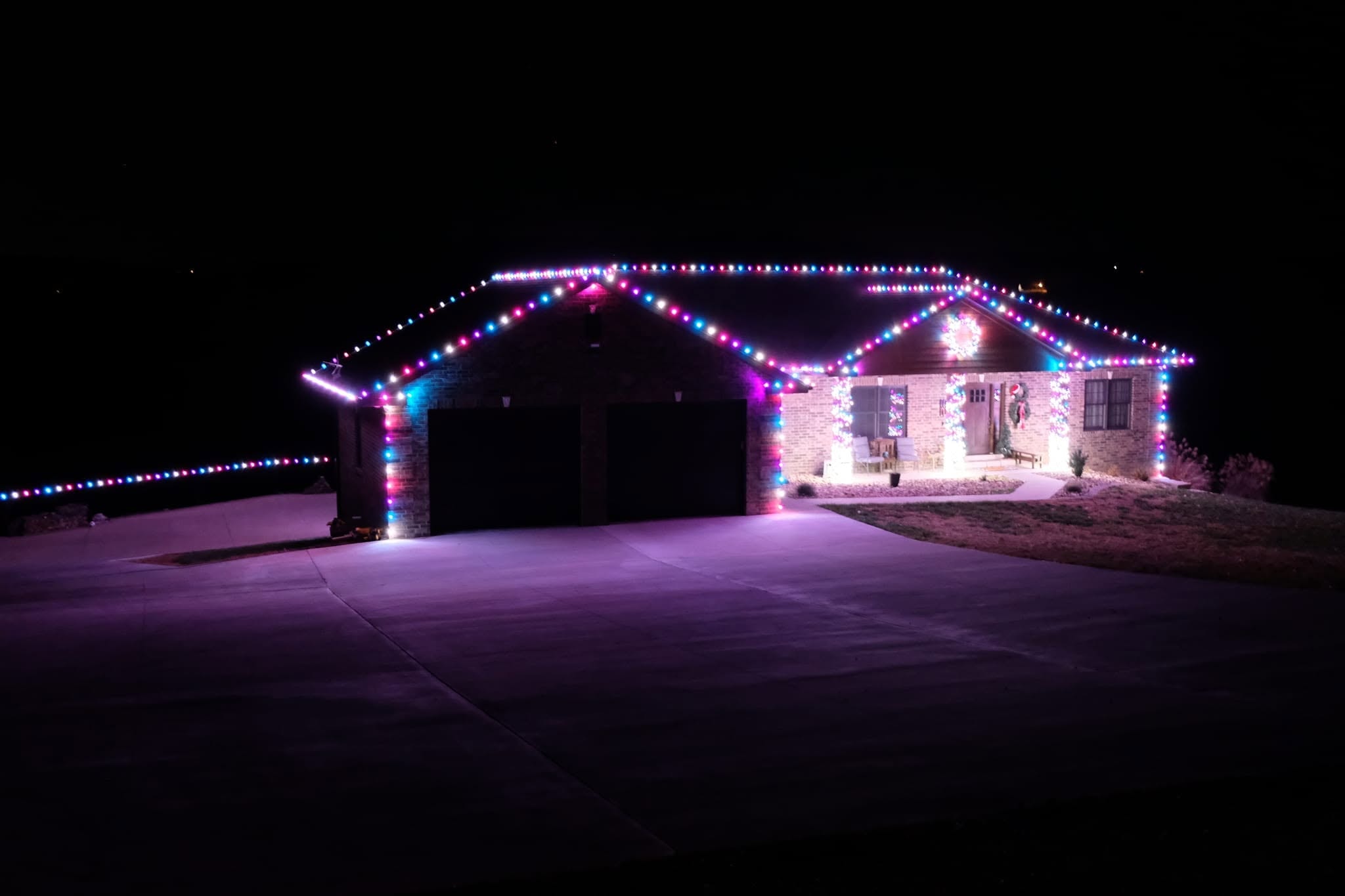 Home with maximum holiday curb appeal lighting