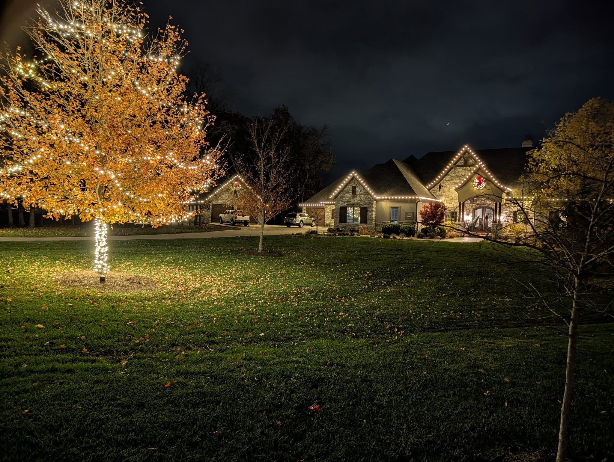 Tailored holiday lighting package on home